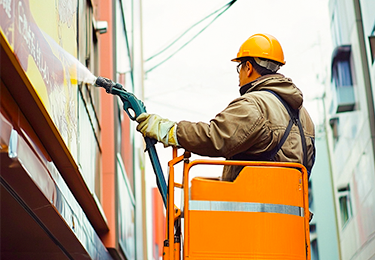 ”高所の看板や大型看板に不安がある企業のイメージ